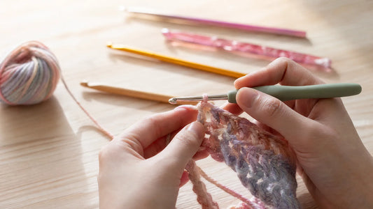 Best Crochet Hooks for Beginners: Size, Material & Comfort